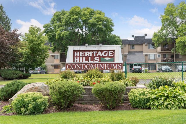 4009 Heritage Hills Drive 207, Bloomington, MN 55437