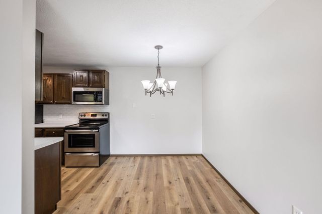 4009 Heritage Hills Drive 207, Bloomington, MN 55437