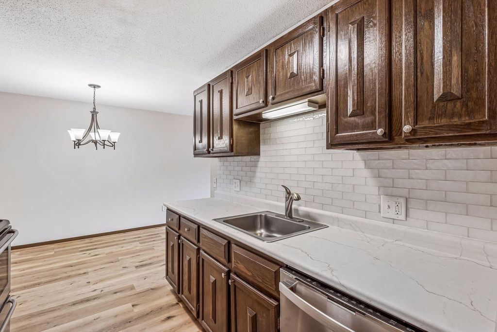 4009 Heritage Hills Drive 207, Bloomington, MN 55437 — photo 2