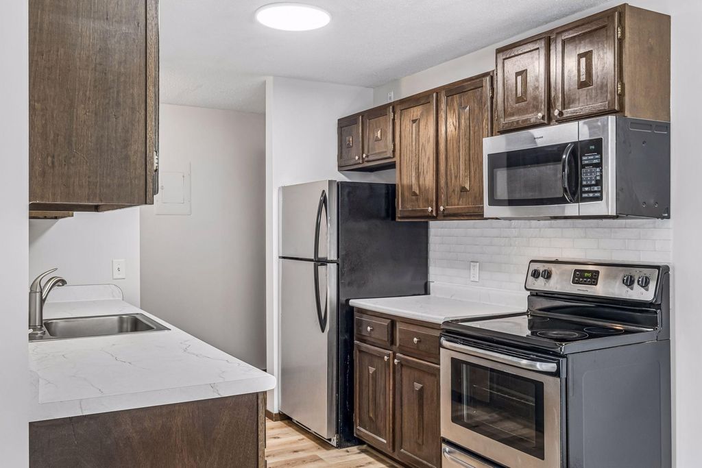 4009 Heritage Hills Drive 207, Bloomington, MN 55437 — photo 4