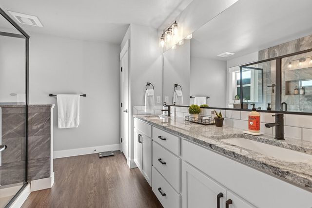 18105 E Selkirk Estates Rd, Greenacres, WA 99016