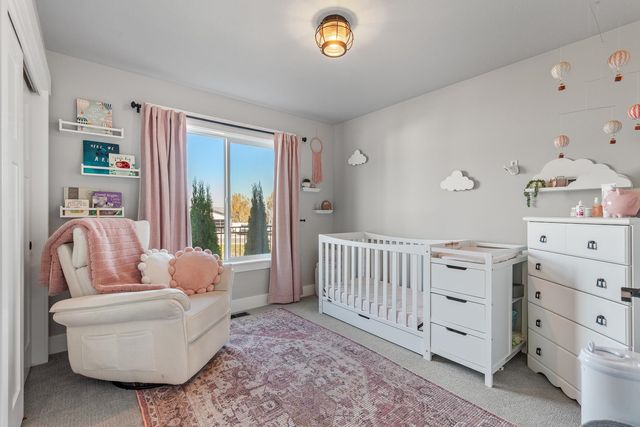 18105 E Selkirk Estates Rd, Greenacres, WA 99016