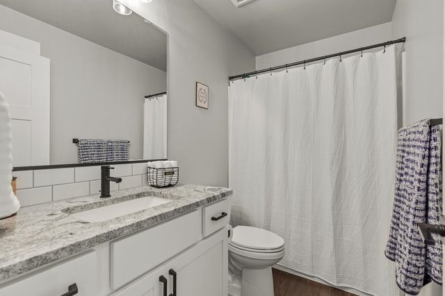 18105 E Selkirk Estates Rd, Greenacres, WA 99016