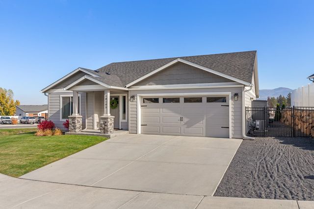 18105 E Selkirk Estates Rd, Greenacres, WA 99016