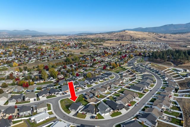 18105 E Selkirk Estates Rd, Greenacres, WA 99016