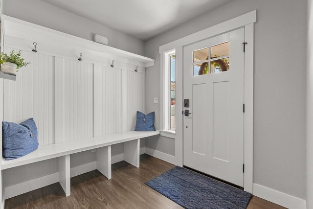 18105 E Selkirk Estates Rd, Greenacres, WA 99016