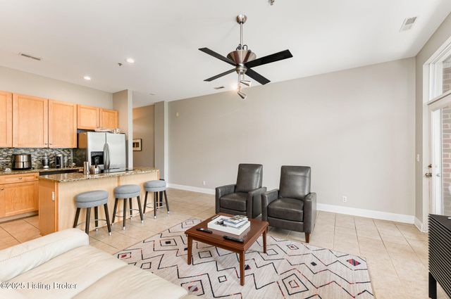 2011 Frankfort Ave 403, Louisville, KY 40206