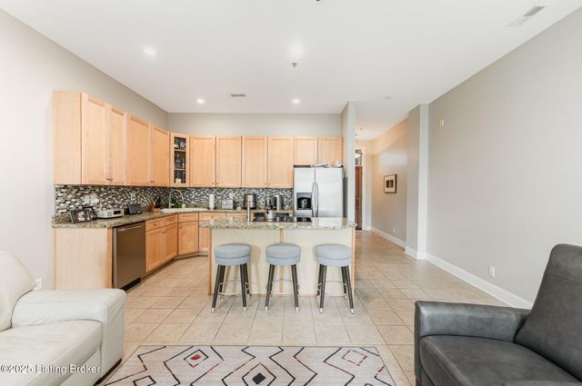 2011 Frankfort Ave 403, Louisville, KY 40206