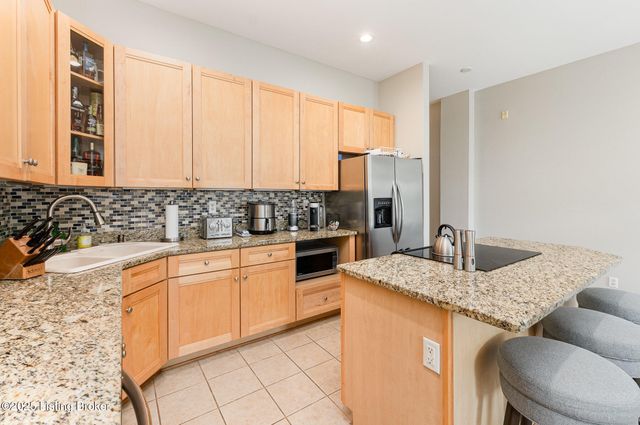 2011 Frankfort Ave 403, Louisville, KY 40206