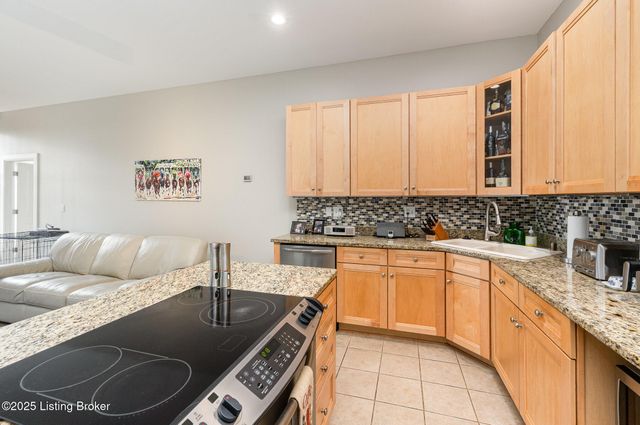 2011 Frankfort Ave 403, Louisville, KY 40206