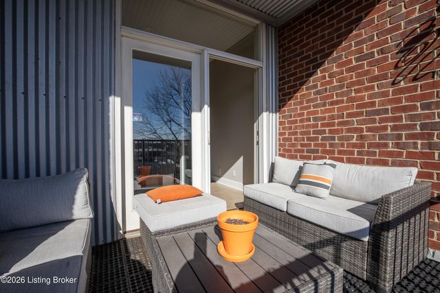 2011 Frankfort Ave 403, Louisville, KY 40206