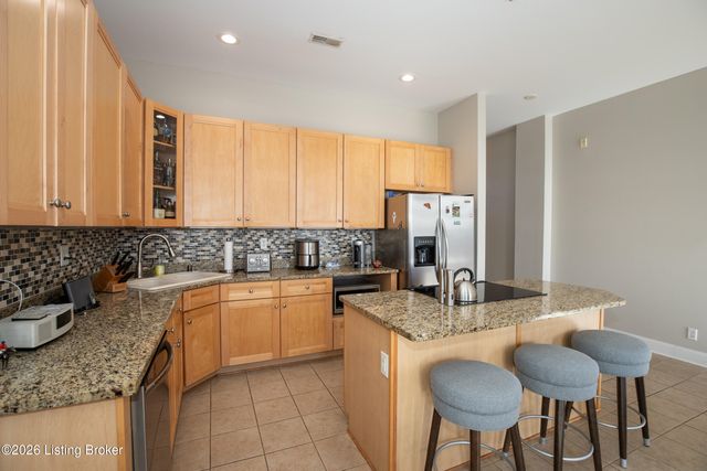 2011 Frankfort Ave 403, Louisville, KY 40206