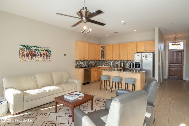 2011 Frankfort Ave 403, Louisville, KY 40206