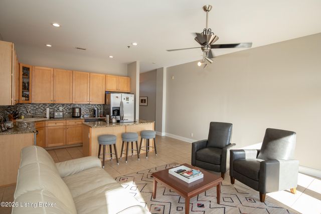 2011 Frankfort Ave 403, Louisville, KY 40206