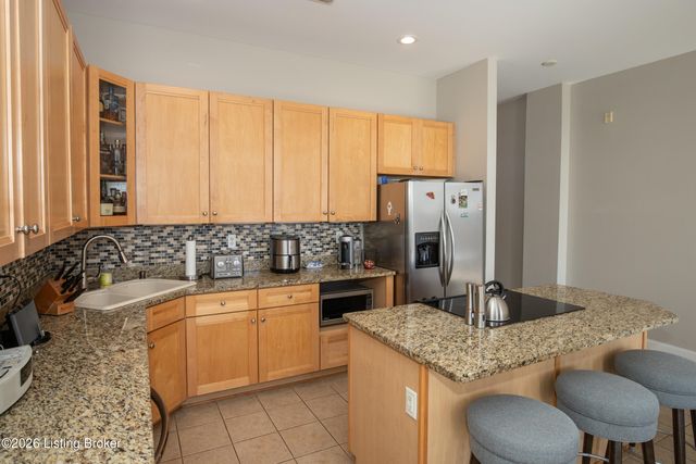 2011 Frankfort Ave 403, Louisville, KY 40206