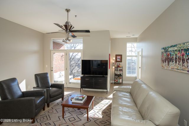 2011 Frankfort Ave 403, Louisville, KY 40206