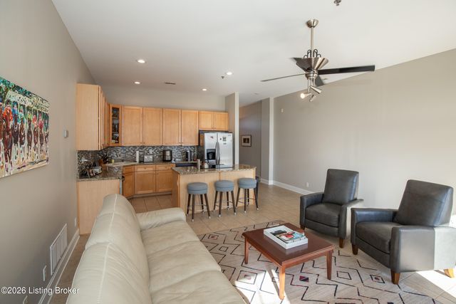 2011 Frankfort Ave 403, Louisville, KY 40206