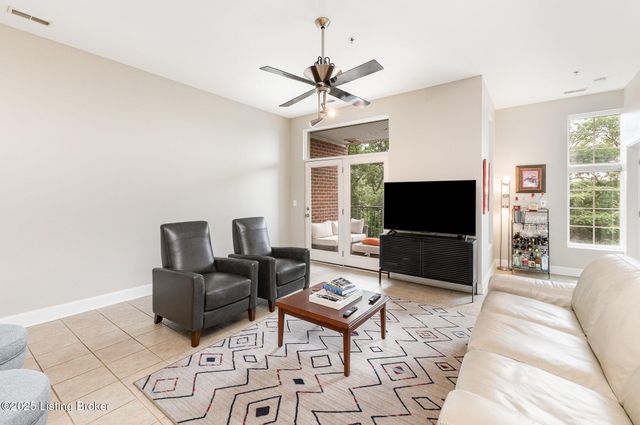 2011 Frankfort Ave 403, Louisville, KY 40206