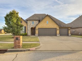 7616 E 83rd Street North, Owasso, OK 74055