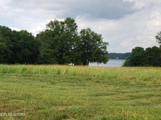 000 Tucker Place Way, Dandridge, TN 37725