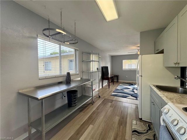 8061 Country RD 202, Fort Myers, FL 33919