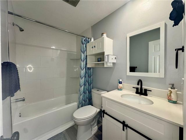 8061 Country RD 202, Fort Myers, FL 33919