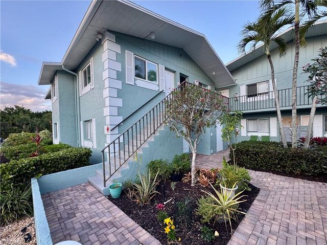 8061 Country RD 202, Fort Myers, FL 33919