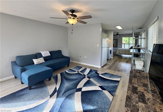 8061 Country RD 202, Fort Myers, FL 33919