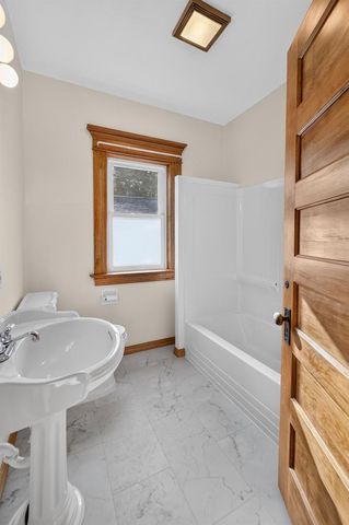 501 W Rollin Street, Edgerton, WI 53534
