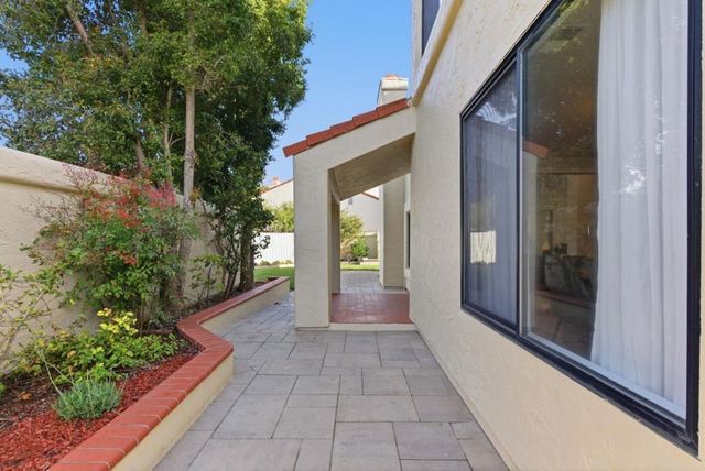 517 Martinique Drive, Redwood City, CA 94065