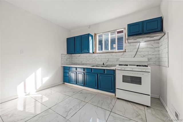 17144 Justine Street, Hamtramck, MI 48212