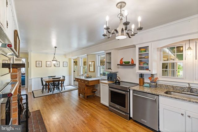 2 GREENVALE RD, Westminster, MD 21157