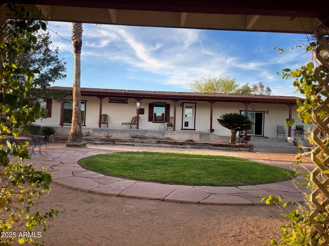 23335 W STAGHORN Lane, Congress, AZ 85332