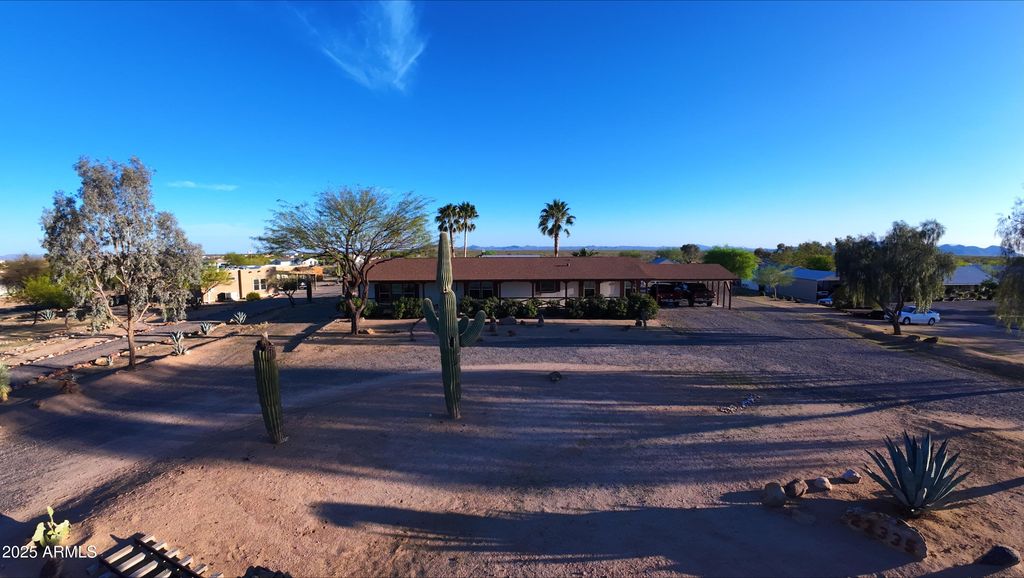 23335 W STAGHORN Lane, Congress, AZ 85332