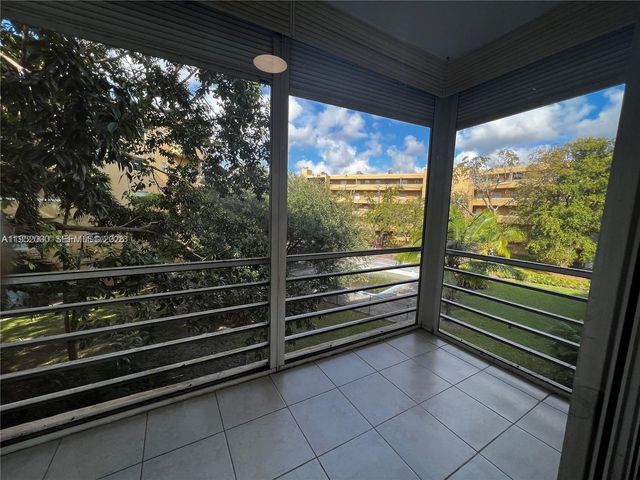 4111 Stirling Rd 308, Dania Beach, FL 33314