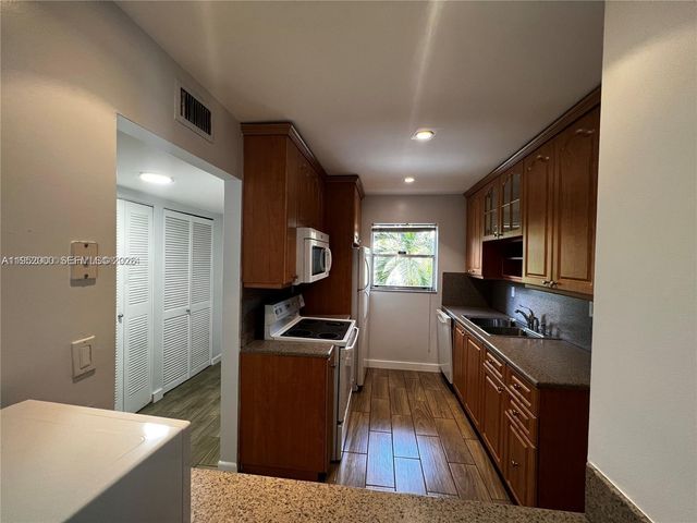 4111 Stirling Rd 308, Dania Beach, FL 33314