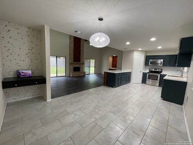 6158 DESERT TRAIL ST, San Antonio, TX 78249