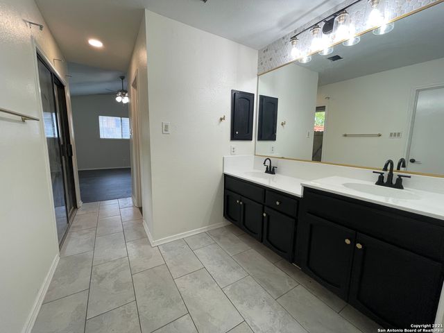 6158 DESERT TRAIL ST, San Antonio, TX 78249