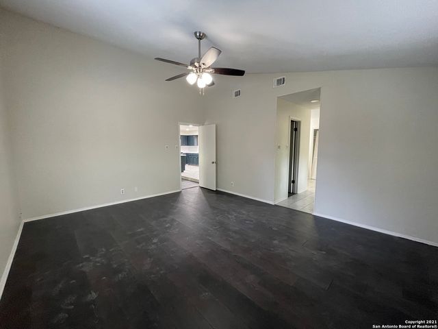 6158 DESERT TRAIL ST, San Antonio, TX 78249