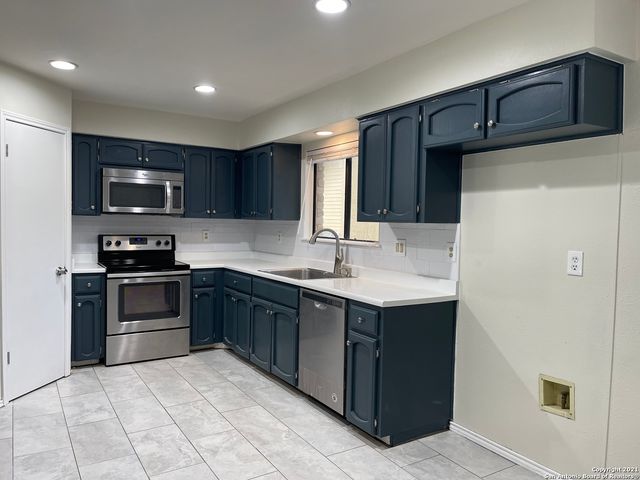 6158 DESERT TRAIL ST, San Antonio, TX 78249