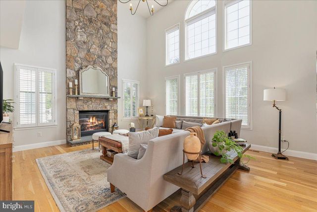 15043 GAINES MILL CIR, Haymarket, VA 20169