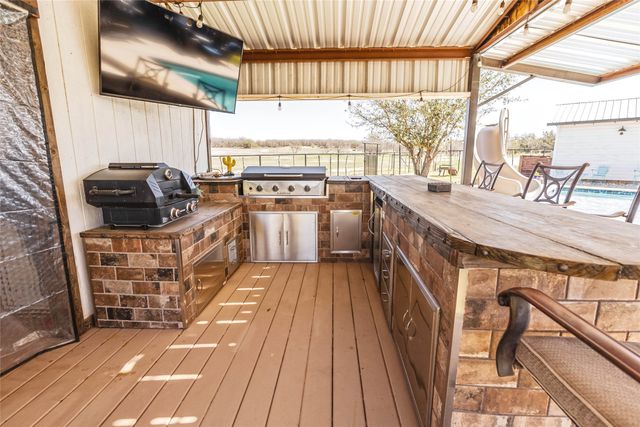 978 Longbranch Road, Nocona, TX 76255