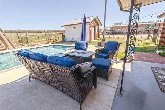 978 Longbranch Road, Nocona, TX 76255