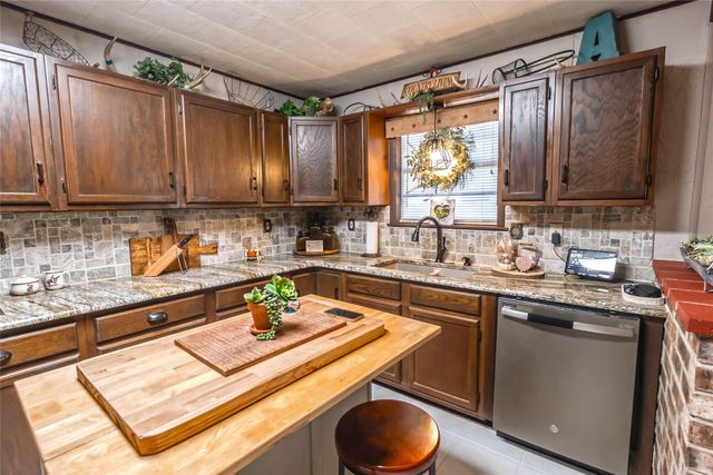 978 Longbranch Road, Nocona, TX 76255