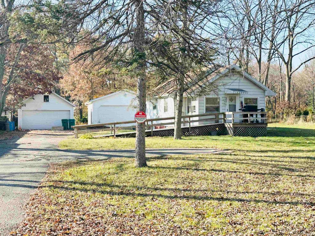 56451 Quince Road, South Bend, IN 46619