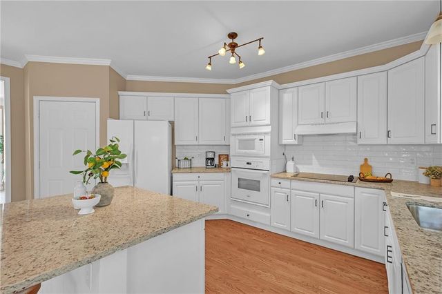 1953 Kennard Place, Snellville, GA 30078