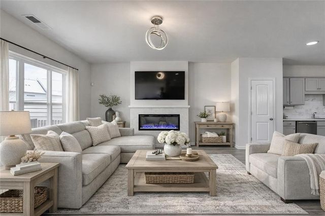 1123 Chastain Drive, Sugar Hill, GA 30518