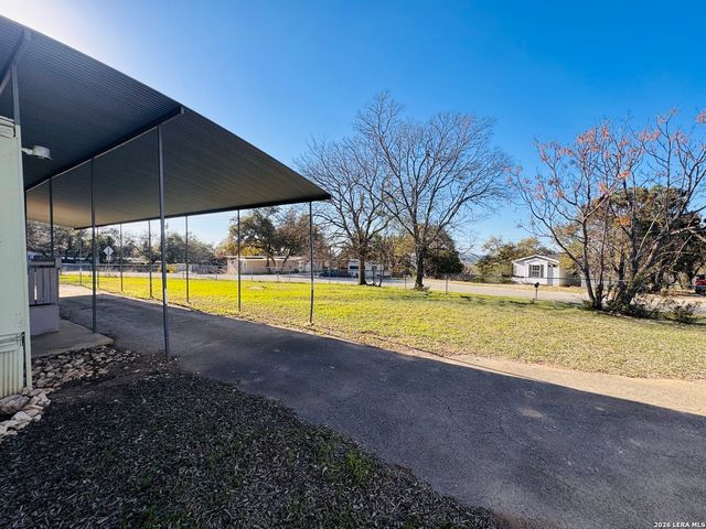 427 Spanish Oak, Canyon Lake, TX 78133