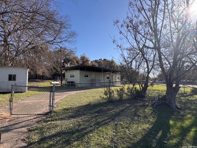 427 Spanish Oak, Canyon Lake, TX 78133