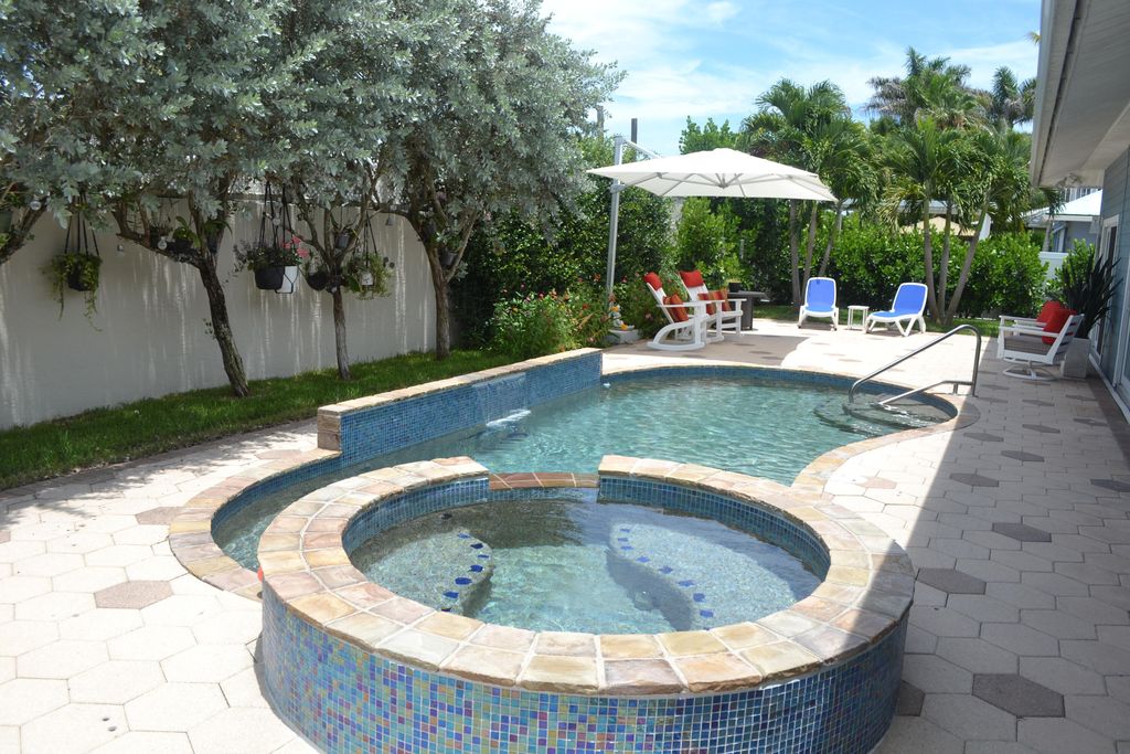 119 Faith Way, Jupiter, FL 33458